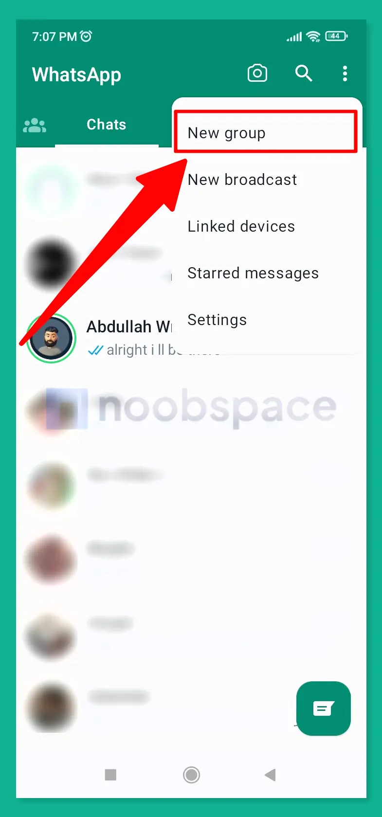 WhatsApp 群解散与退出:管理收尾示意图